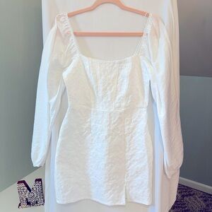 NWT White Bridal Dress with floral imprint, sleeves and small slit size Medium